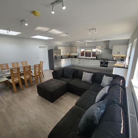 High Spec Large 6 Bedroom House! Kingston upon Thames  Ngoại thất bức ảnh