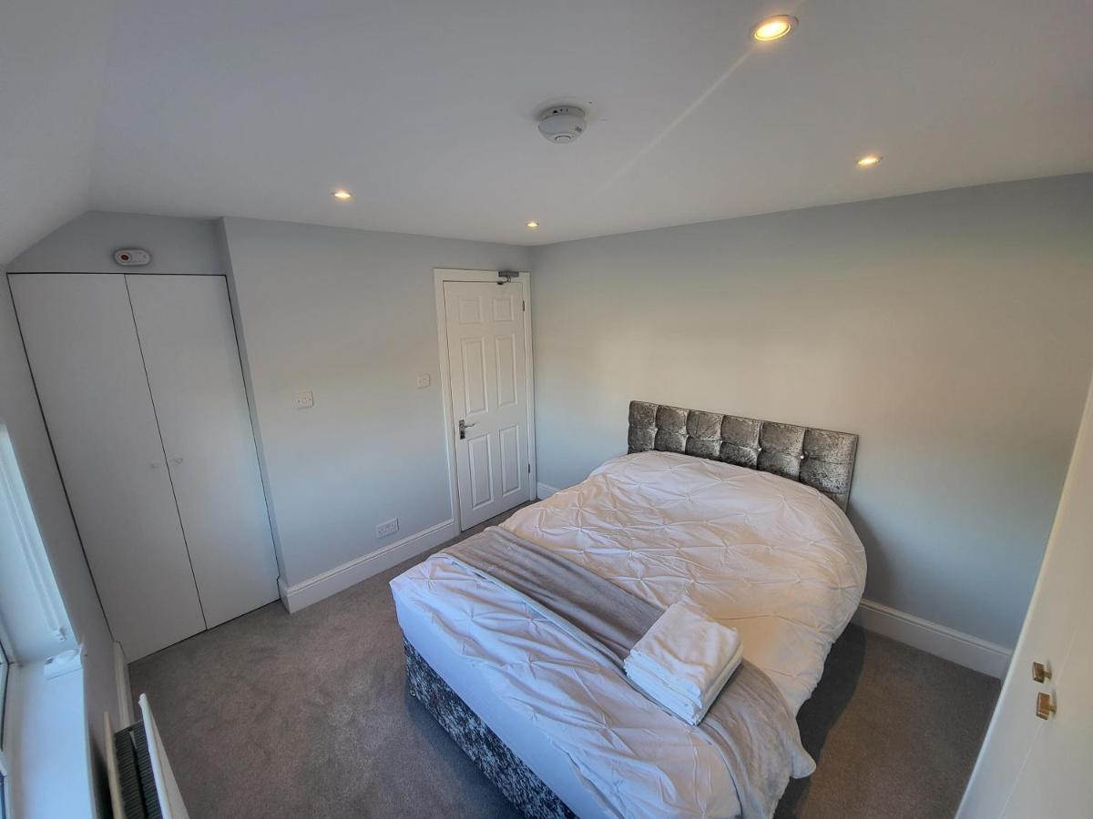 High Spec Large 6 Bedroom House! Kingston upon Thames  Ngoại thất bức ảnh