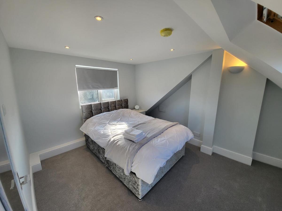 High Spec Large 6 Bedroom House! Kingston upon Thames  Ngoại thất bức ảnh