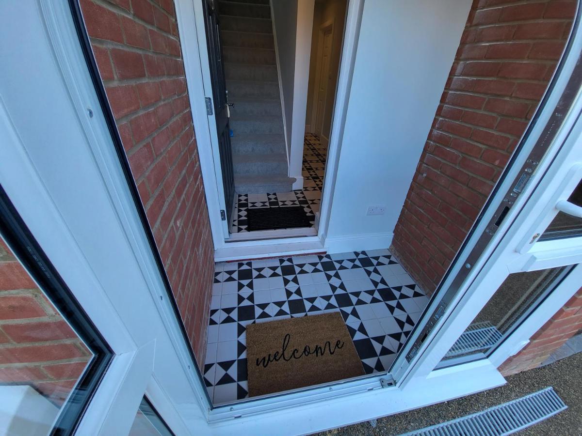 High Spec Large 6 Bedroom House! Kingston upon Thames  Ngoại thất bức ảnh