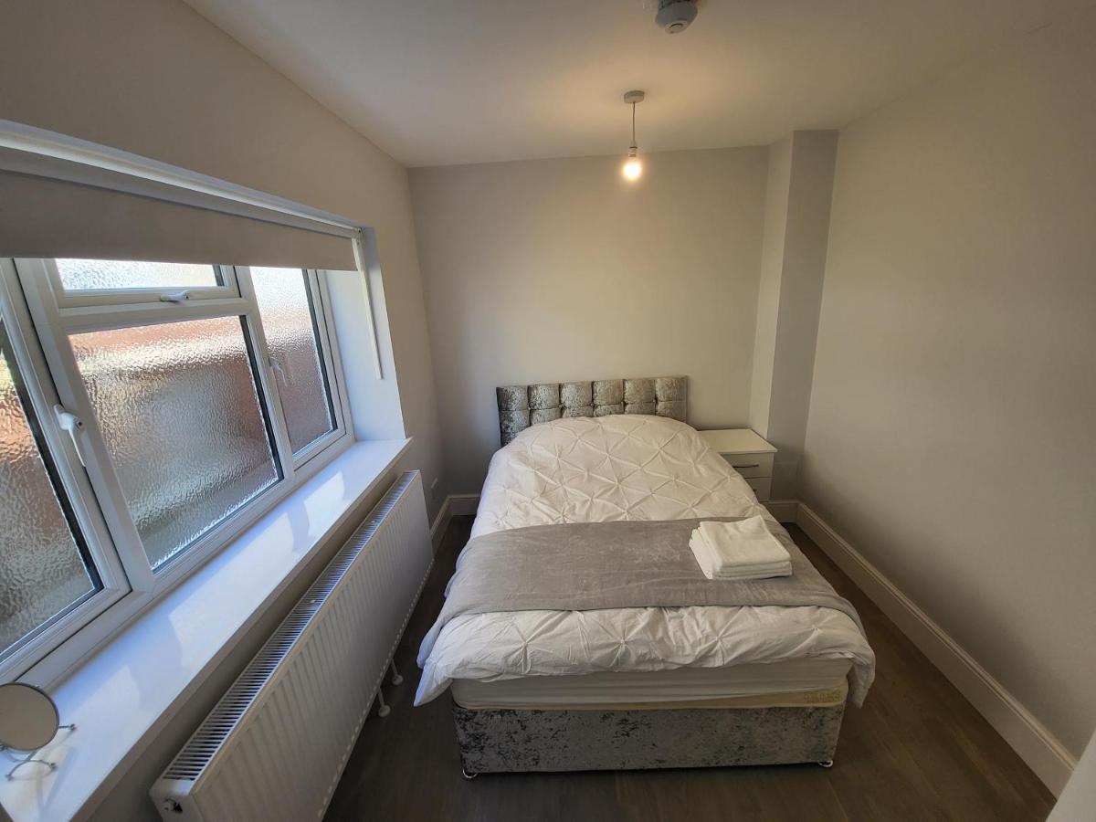 High Spec Large 6 Bedroom House! Kingston upon Thames  Ngoại thất bức ảnh