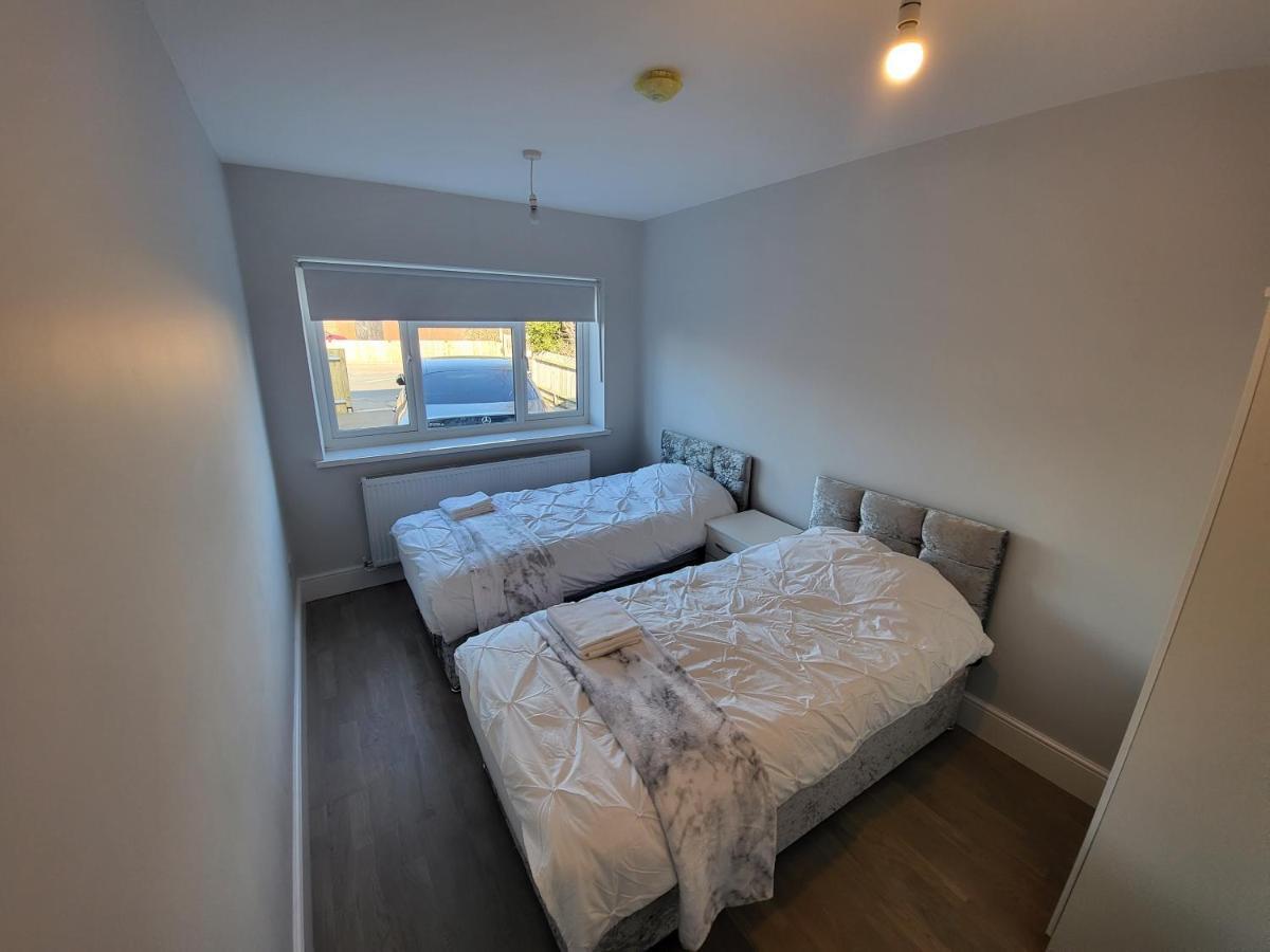 High Spec Large 6 Bedroom House! Kingston upon Thames  Ngoại thất bức ảnh