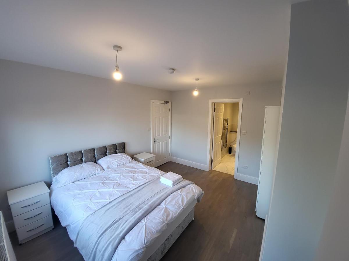 High Spec Large 6 Bedroom House! Kingston upon Thames  Ngoại thất bức ảnh
