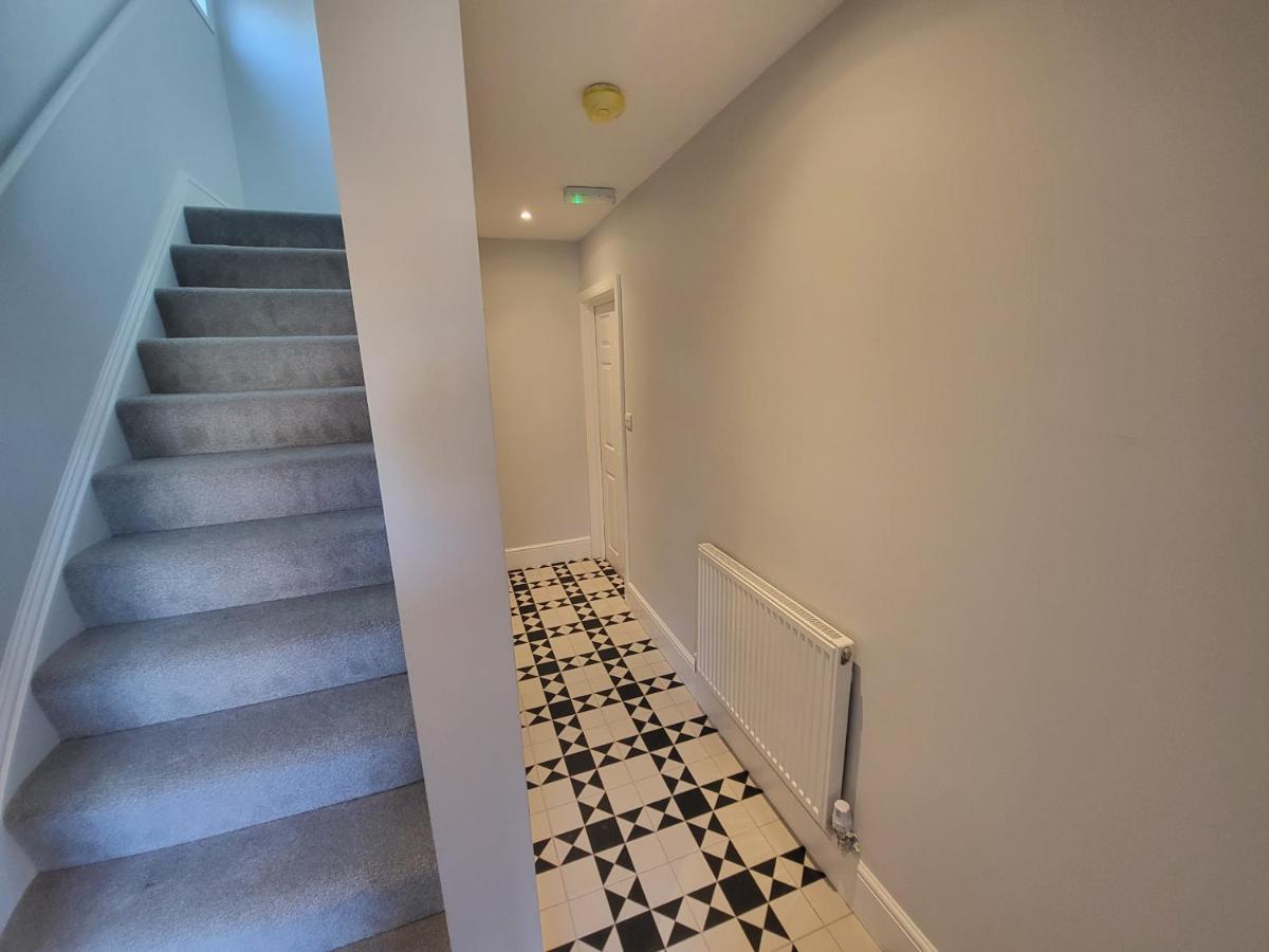 High Spec Large 6 Bedroom House! Kingston upon Thames  Ngoại thất bức ảnh