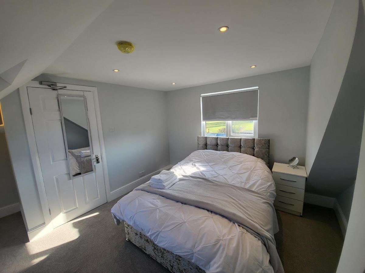 High Spec Large 6 Bedroom House! Kingston upon Thames  Ngoại thất bức ảnh