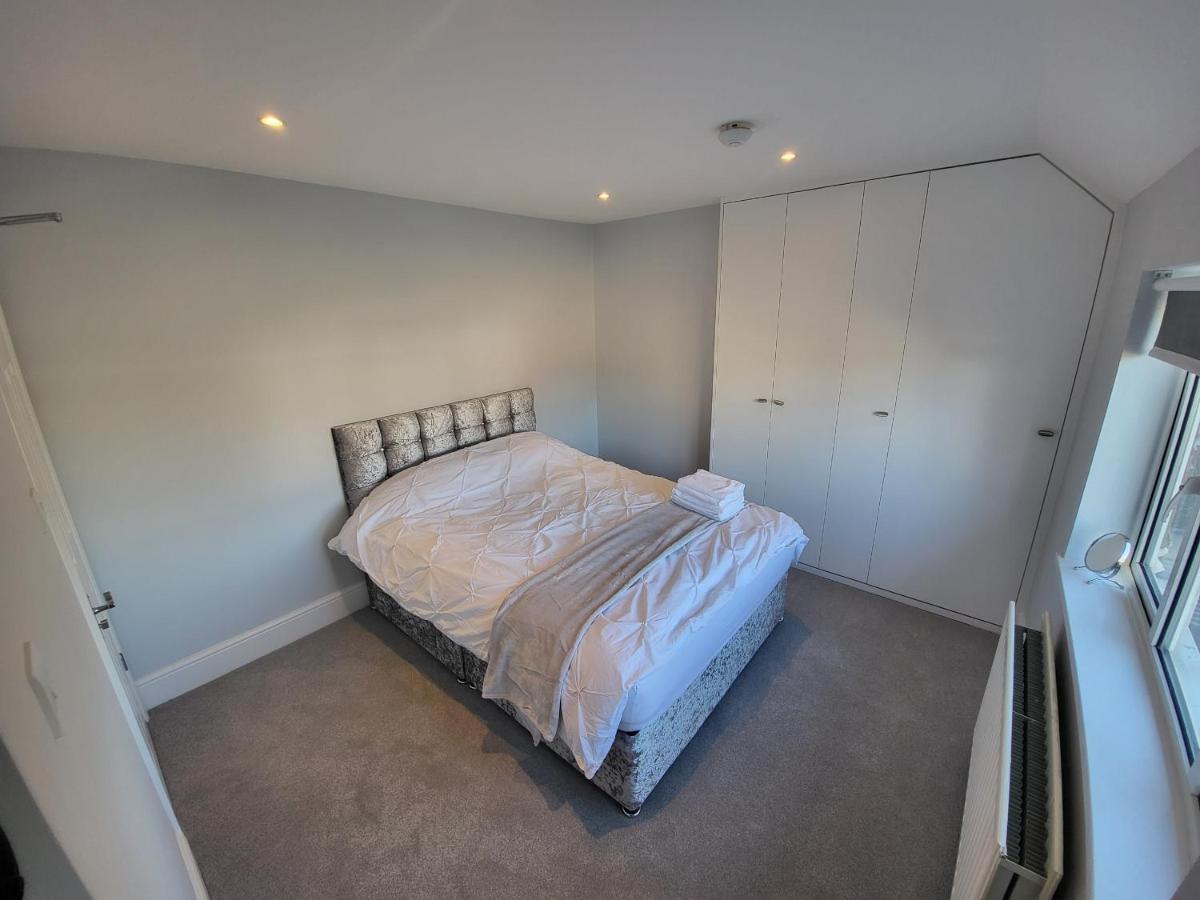 High Spec Large 6 Bedroom House! Kingston upon Thames  Ngoại thất bức ảnh