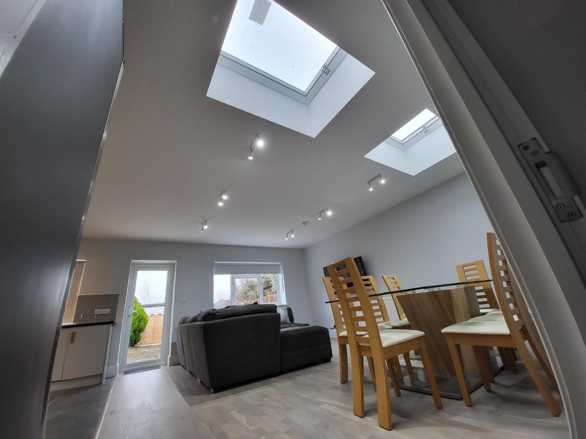 High Spec Large 6 Bedroom House! Kingston upon Thames  Ngoại thất bức ảnh