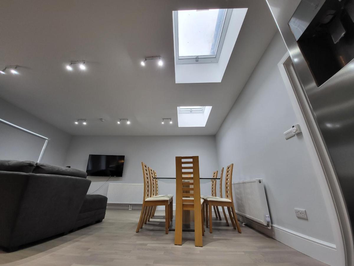 High Spec Large 6 Bedroom House! Kingston upon Thames  Ngoại thất bức ảnh