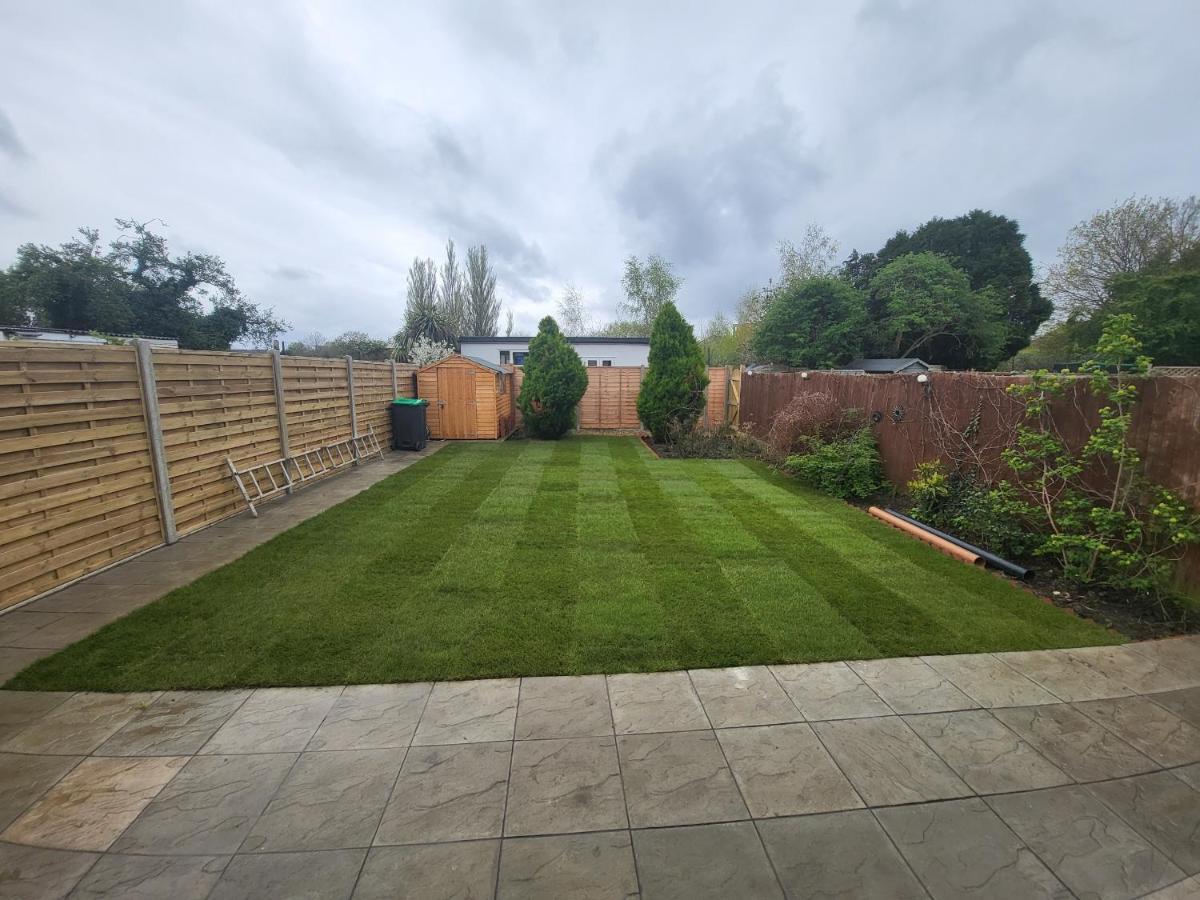 High Spec Large 6 Bedroom House! Kingston upon Thames  Ngoại thất bức ảnh